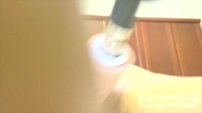 在床上被操得好爽，湿淋淋的小骚逼求大鸡吧猛烈抽插