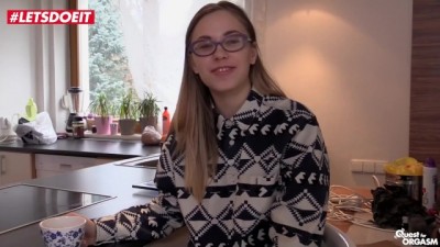 Teen Girl's Kinky Delight: Exposed Self-Pleasure On Cam (+18)