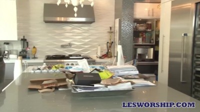 Stepmom's Pussy Gets Devoured by Horny Latina