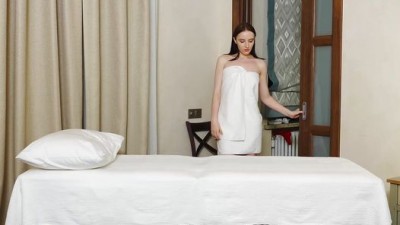 Virgin Teen's First Erotic Massage with Sultry Masseuse (+18)