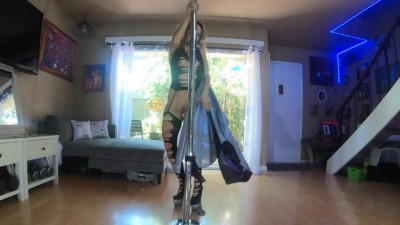 Hot MILF Pole Dances and Seduces You in a Naughty Neighborhood Show
