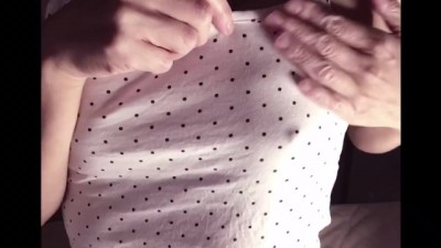 【じらしチクニー】ノーブラでリラックスしてたらムラムラしてちくびが勃ちました Japanese Nipple Masturbation Touch on the Clothe