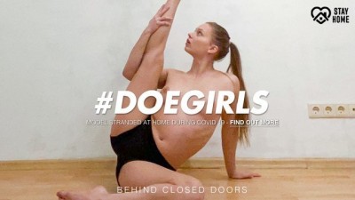 DoeGirls - Russian Teen Mia Split Stretching her little Pussy on a Dildo (+18)