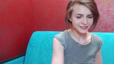 Skinny teen with small tits masturbating on webcam (+18)
