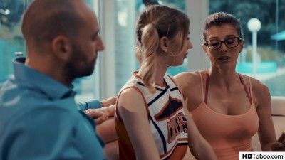 Tricking A Naive Teen Into Threesome (+18)