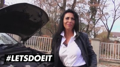 BUMSBUS - Busty MILF Lady Paris is Excited for a Great Outdoor Cock Riding Session - LETSDOEIT