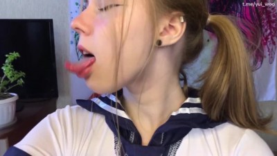 Schoolgirl got a mouthful of cum