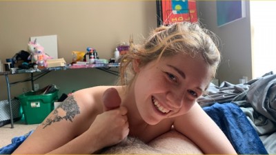 Blonde Teen Girlfriend makes me cum in her mouth and absolutely does not stop sucking (+18)