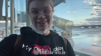 Molliges Teen mit dickem Arsch extrem öffentlich am Flughafen gefickt (+18)