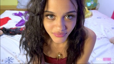 BLOWKETING - Jovencita de 18 buscando fama para su OnlyFans @KRISTALINAVERA a cambio de una mamada