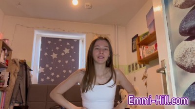 SEXY GERMAN GIRL SQUIRTS FOR 22 Minutes!!!