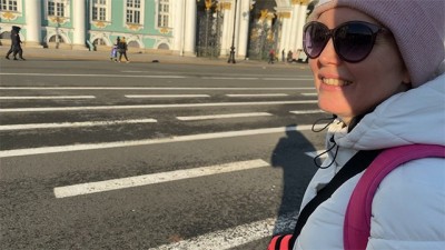 I stedet for en gåtur trak han mig for at kneppe på hotellet