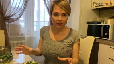 Note to housewives. Stepmother prepares a holiday salad