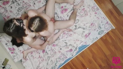 Hot teen threesome (+18)