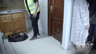Steamy Hookup: Girlfriend Gets Pounded by the Plumber