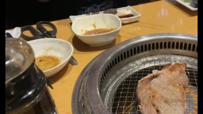 Sultry Office Babe Indulges in Solo Yakiniku Feast on Her Day Off!