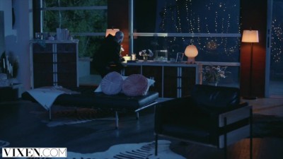 Superstar Seduction: Tight Temptation with a Bodyguard