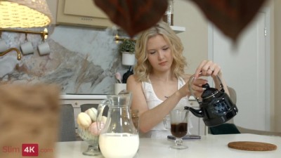 Runaway Bride: Naughty Coffee Break and Steamy Sex Adventure